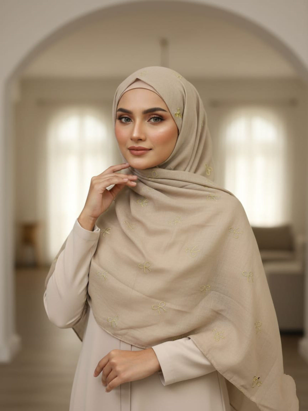 Bow Emb Hijab- Cream
