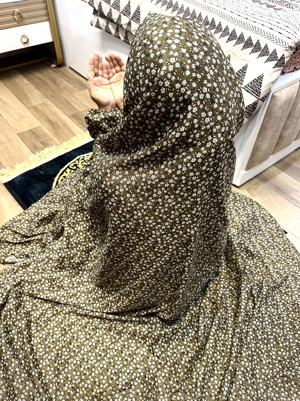Namaz Chadar-Zuno Olive